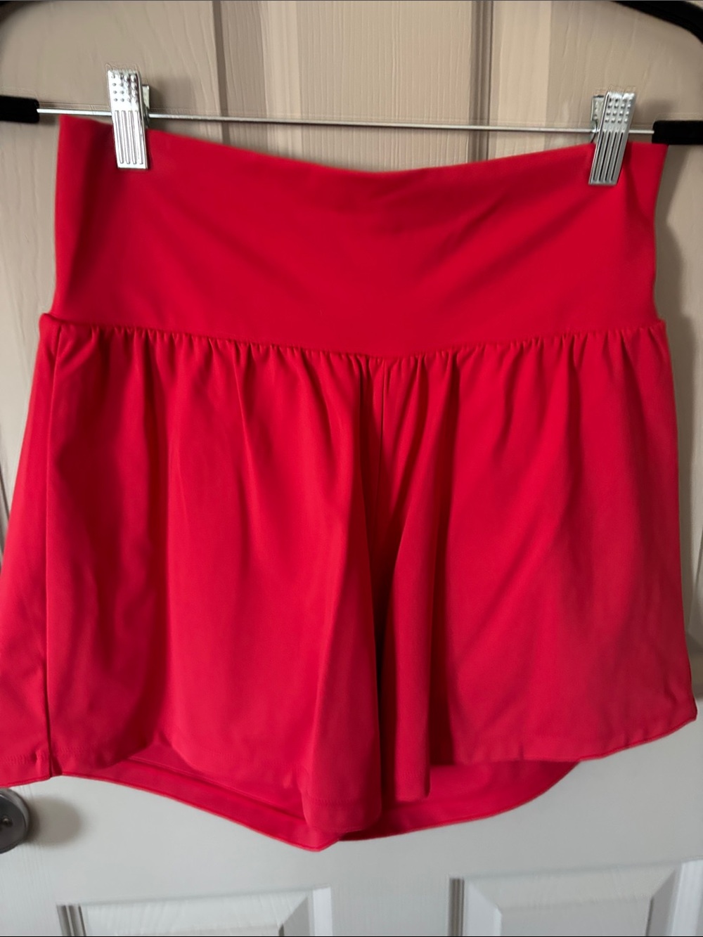 HALARA Bright Red High-Waist Skort